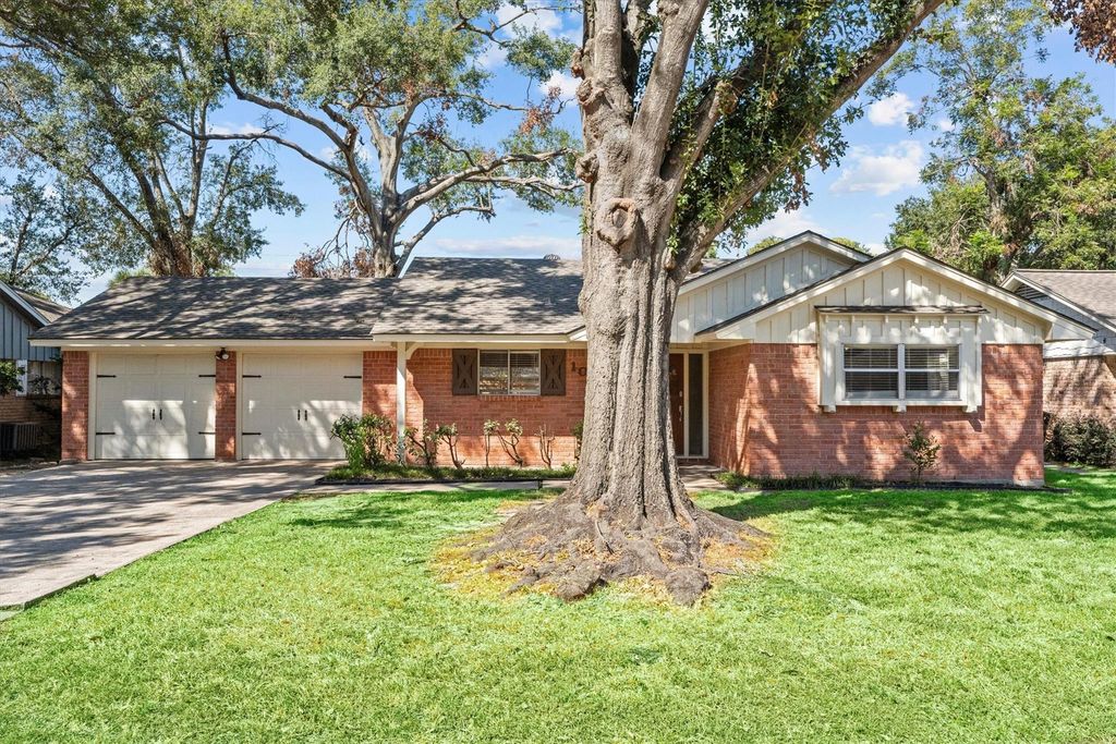 10030 Haddington Drive, Houston, TX 77080