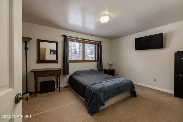 961 E Agate Lane, Wasilla, AK 99654