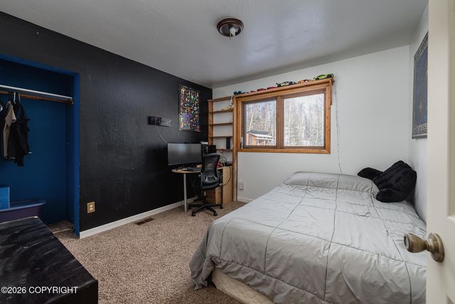 961 E Agate Lane, Wasilla, AK 99654