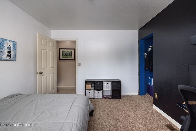 961 E Agate Lane, Wasilla, AK 99654