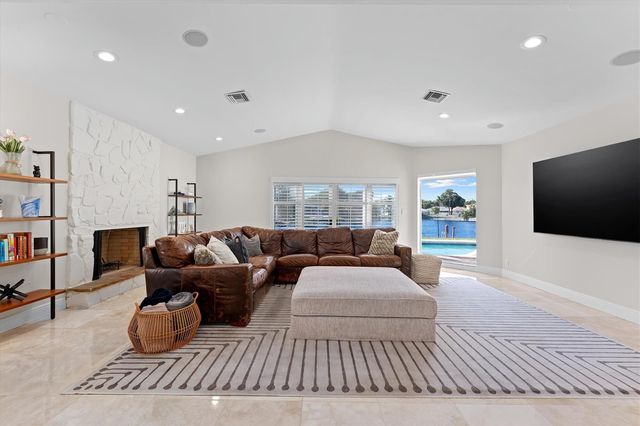 9881 SW 2nd Street, Plantation, FL 33324