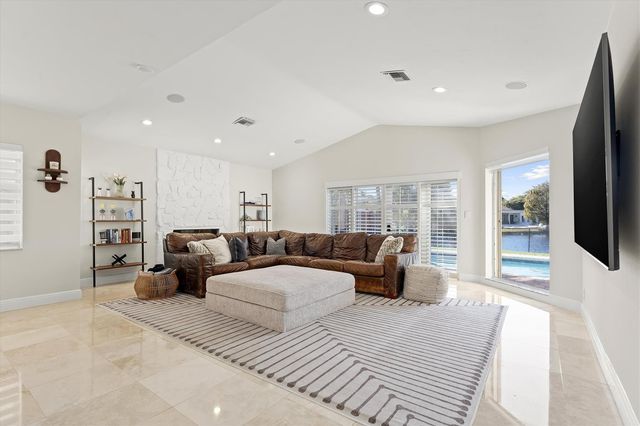 9881 SW 2nd Street, Plantation, FL 33324