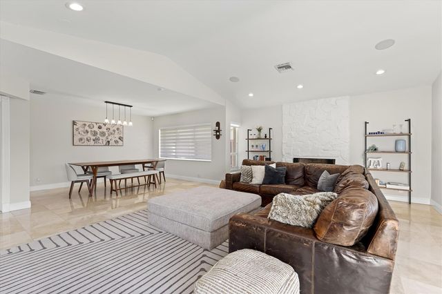 9881 SW 2nd Street, Plantation, FL 33324