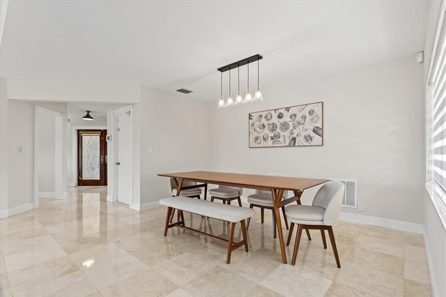 9881 SW 2nd Street, Plantation, FL 33324