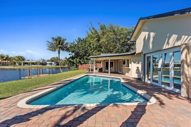 9881 SW 2nd Street, Plantation, FL 33324