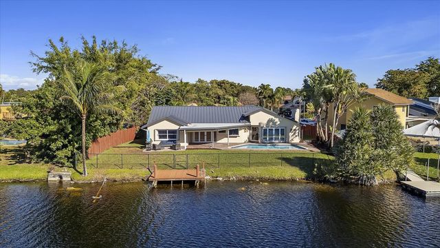 9881 SW 2nd Street, Plantation, FL 33324