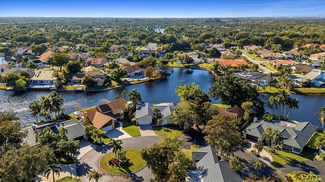 9881 SW 2nd Street, Plantation, FL 33324