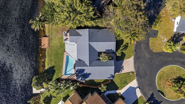 9881 SW 2nd Street, Plantation, FL 33324