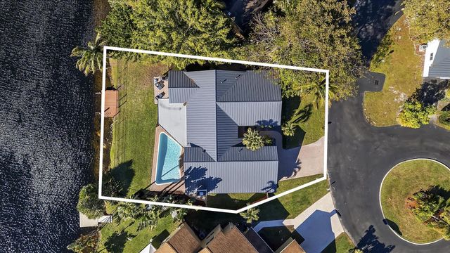 9881 SW 2nd Street, Plantation, FL 33324