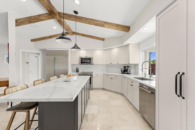 9881 SW 2nd Street, Plantation, FL 33324