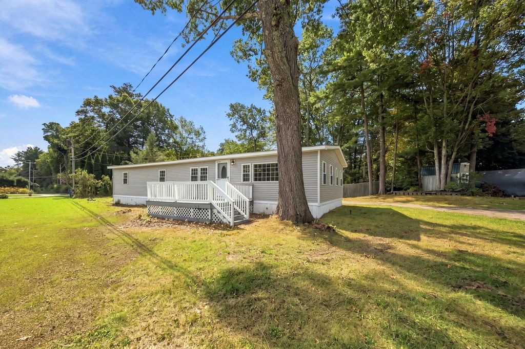 Image 3 of property listing at 1 Hemlock Haven, Hampton, NH 03842