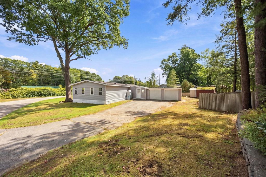 Image 6 of property listing at 1 Hemlock Haven, Hampton, NH 03842