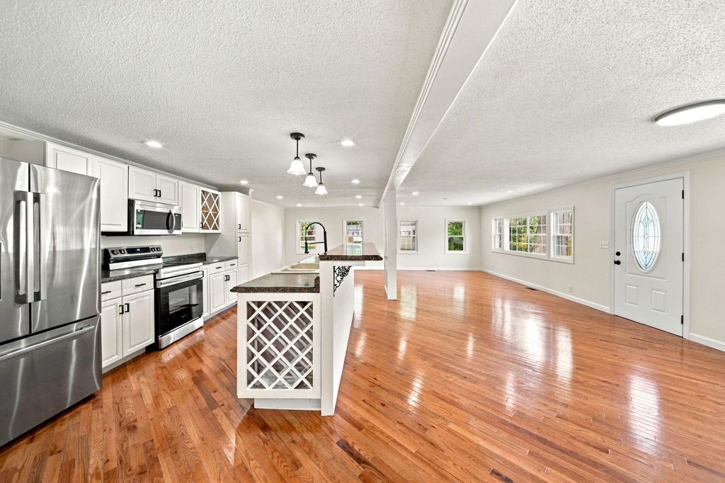 Image 10 of property listing at 1 Hemlock Haven, Hampton, NH 03842