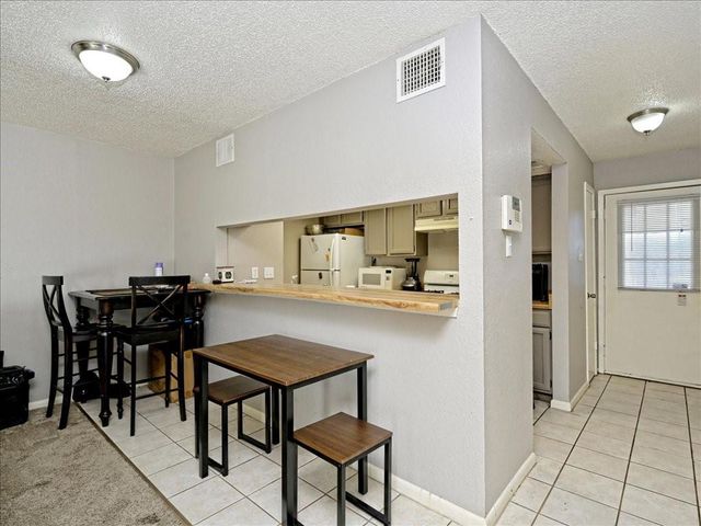 7825 Beauregard CIR 5, Austin, TX 78745