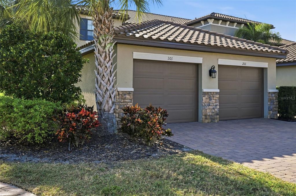 Image 4 of property listing at 13837 MESSINA LOOP 101, Bradenton, FL 34211