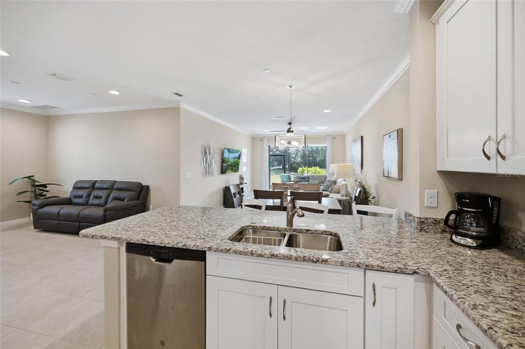 Image 10 of property listing at 13837 MESSINA LOOP 101, Bradenton, FL 34211