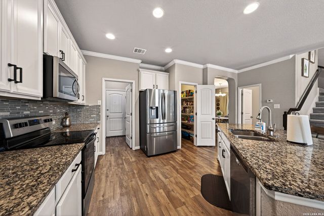 10214 Shawnee Bluff, Converse, TX 78109