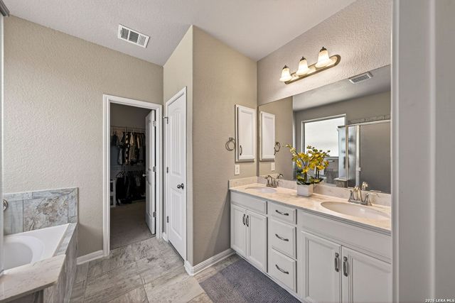 10214 Shawnee Bluff, Converse, TX 78109