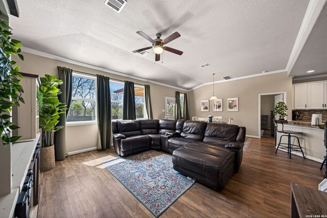 10214 Shawnee Bluff, Converse, TX 78109