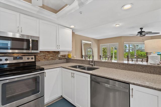 1332 SIESTA BAYSIDE DRIVE 1332C, Sarasota, FL 34242