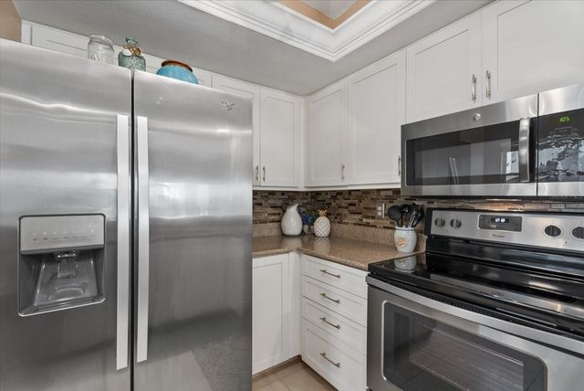 1332 SIESTA BAYSIDE DRIVE 1332C, Sarasota, FL 34242