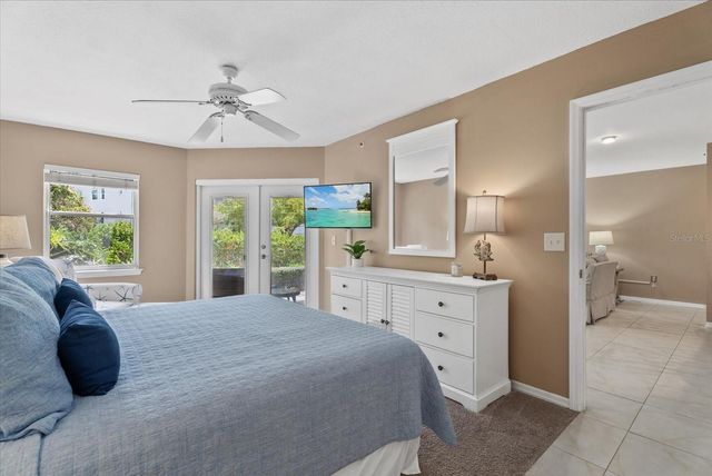 1332 SIESTA BAYSIDE DRIVE 1332C, Sarasota, FL 34242