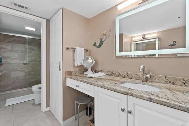 1332 SIESTA BAYSIDE DRIVE 1332C, Sarasota, FL 34242