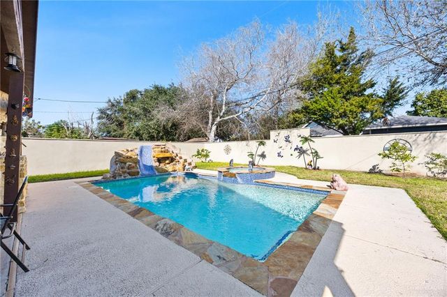 1811 Victoria Street, Mission, TX 78572