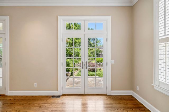 1910 Sweetbriar Ave, Nashville, TN 37212