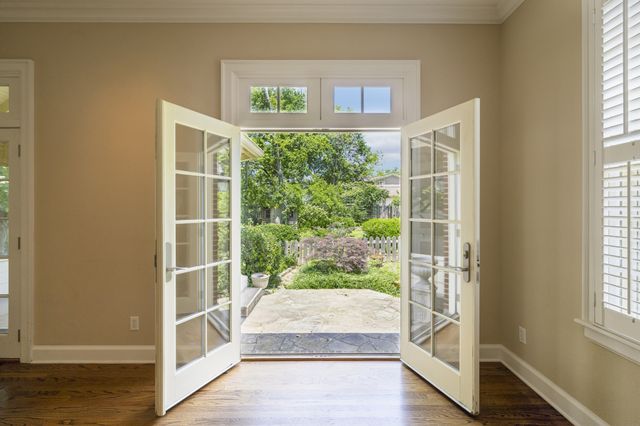 1910 Sweetbriar Ave, Nashville, TN 37212