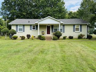 301 Old Highway 31W, E, Cottontown, TN 37048