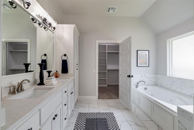3904 Wedgewood Creek Drive, Oklahoma City, OK 73179