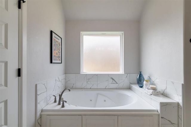 3904 Wedgewood Creek Drive, Oklahoma City, OK 73179