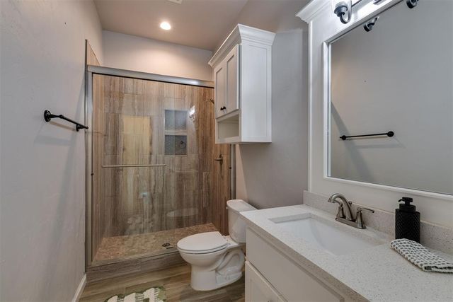 3904 Wedgewood Creek Drive, Oklahoma City, OK 73179