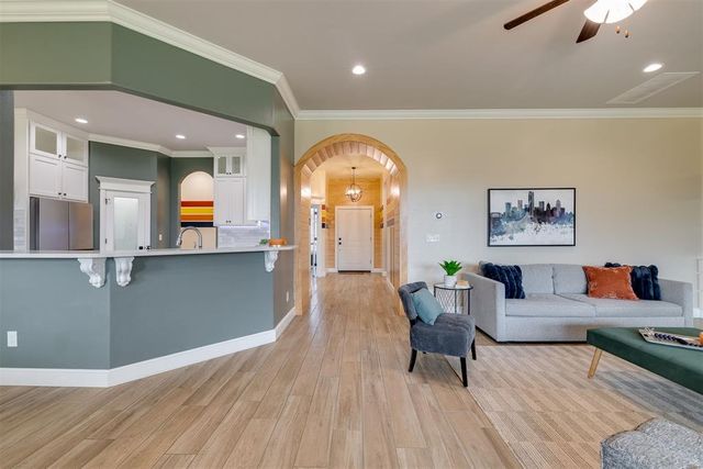 3904 Wedgewood Creek Drive, Oklahoma City, OK 73179