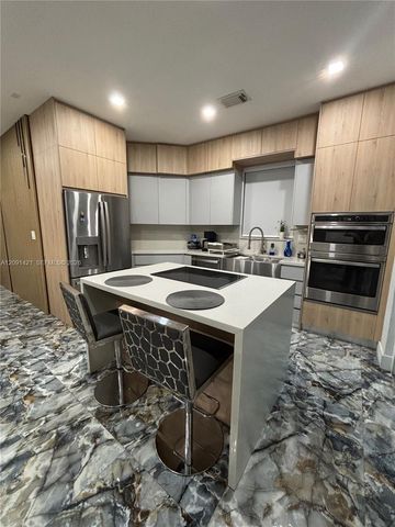 7983 NW 114th Place, Doral, FL 33178