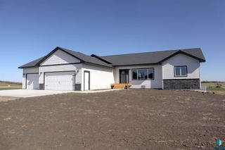 2022 Harvest Creek Ln Lane, Madison, SD 57042
