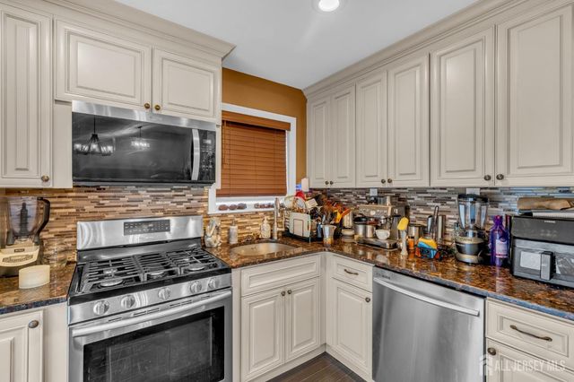 63 Daniel Street, Carteret, NJ 07008