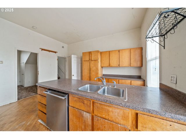 6221 Se 83RD Ave, Portland, OR 97266