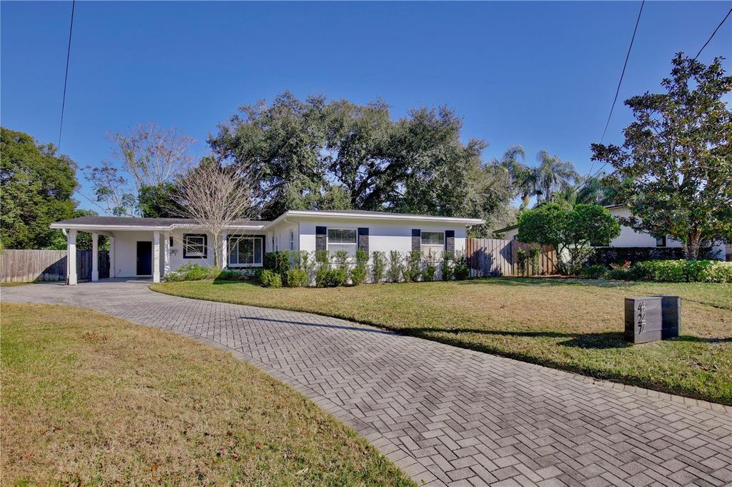 Image 2 of property listing at 427 SUNGLOW COURT, Orlando, FL 32803