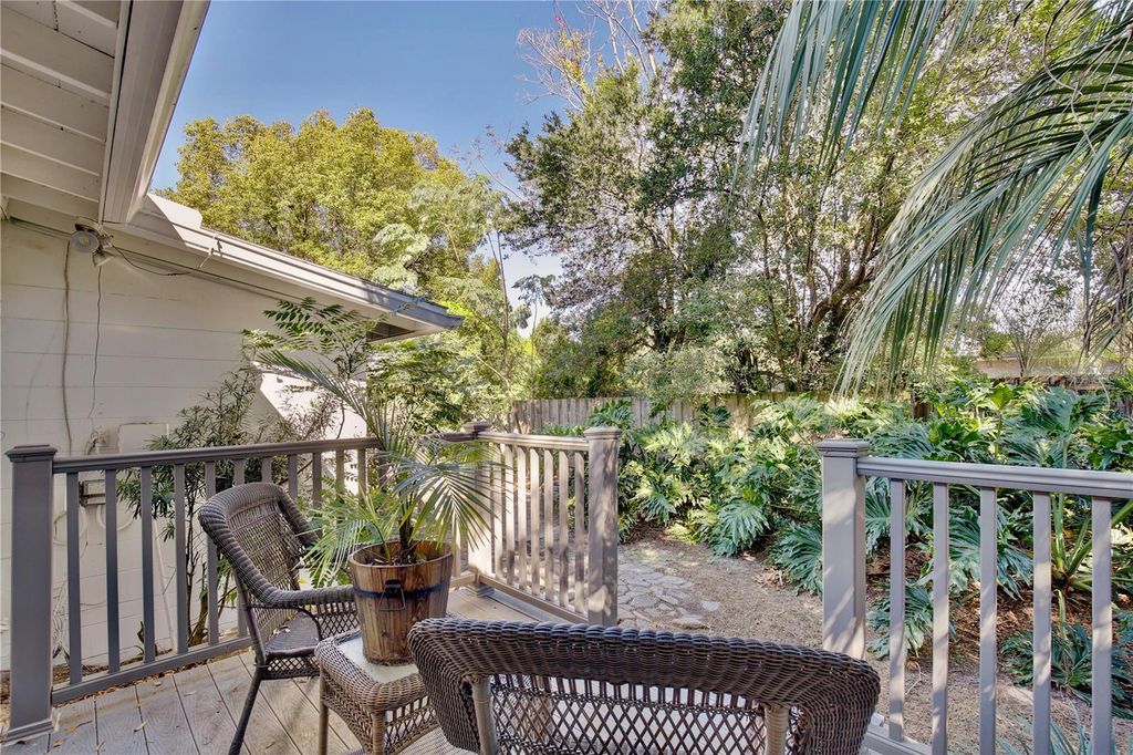 Image 23 of property listing at 427 SUNGLOW COURT, Orlando, FL 32803