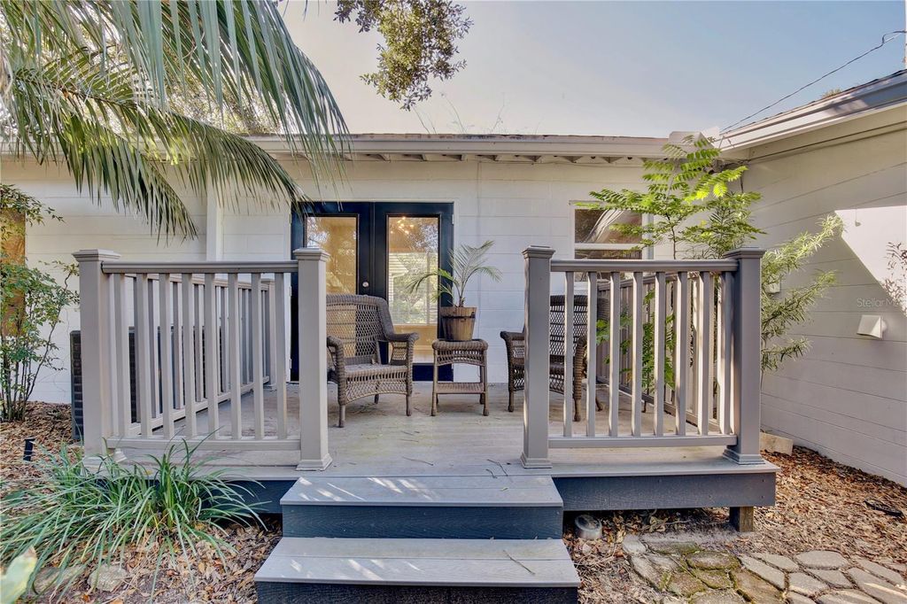 Image 25 of property listing at 427 SUNGLOW COURT, Orlando, FL 32803