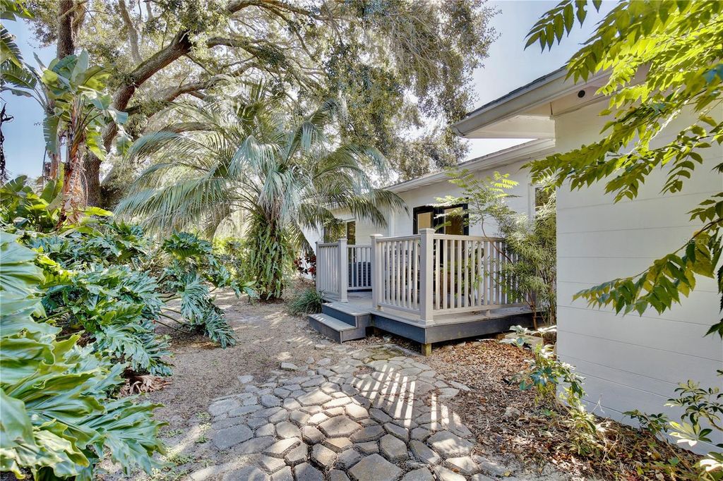 Image 26 of property listing at 427 SUNGLOW COURT, Orlando, FL 32803