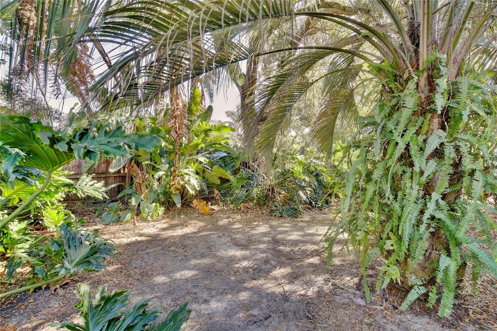 Image 29 of property listing at 427 SUNGLOW COURT, Orlando, FL 32803