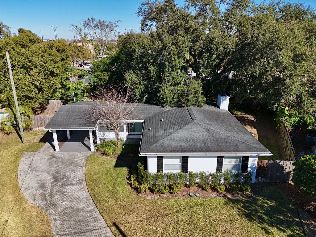 Image 35 of property listing at 427 SUNGLOW COURT, Orlando, FL 32803