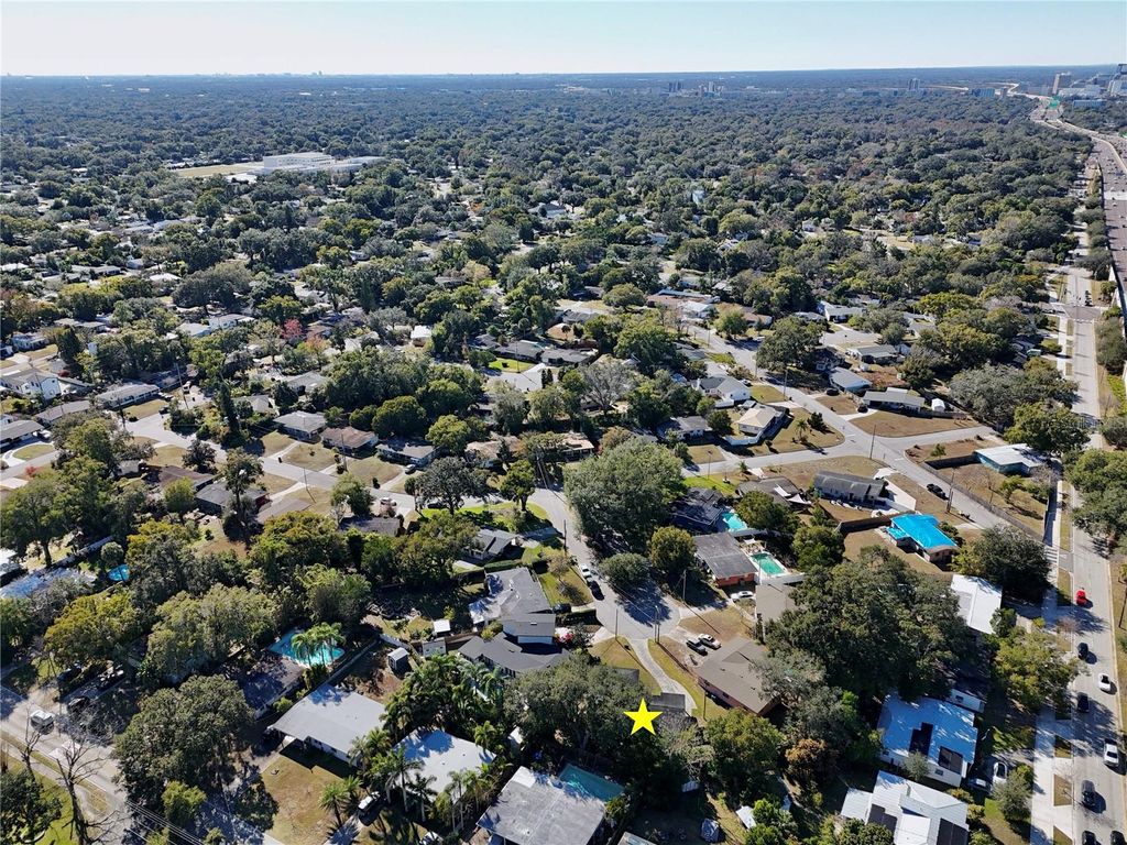 Image 49 of property listing at 427 SUNGLOW COURT, Orlando, FL 32803