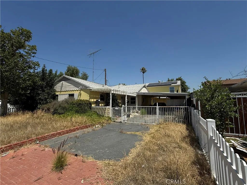 412 W 3rd, Rialto, CA 92376