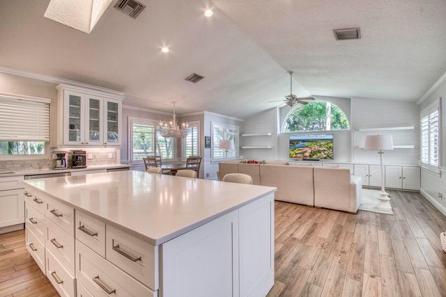 185 Thornton Drive, Palm Beach Gardens, FL 33418