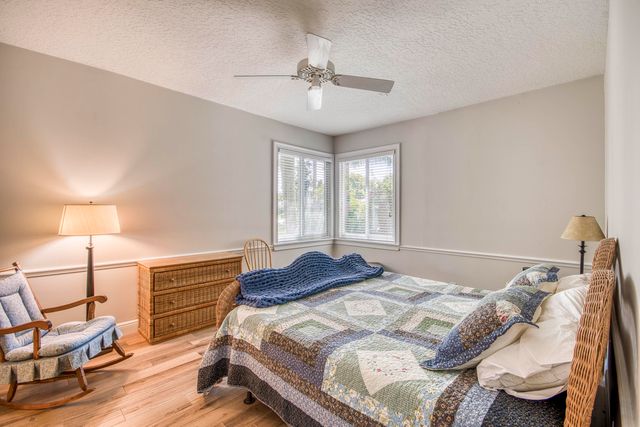 185 Thornton Drive, Palm Beach Gardens, FL 33418