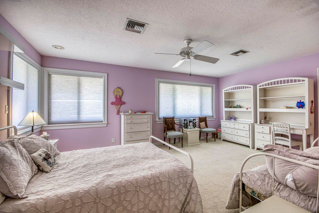 185 Thornton Drive, Palm Beach Gardens, FL 33418